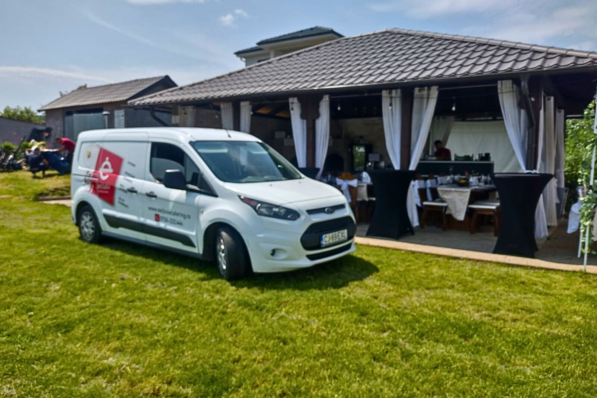 masina-transport-exclusiv-catering